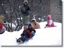 kids-snow-sliding-10 * OLYMPUS DIGITAL CAMERA         