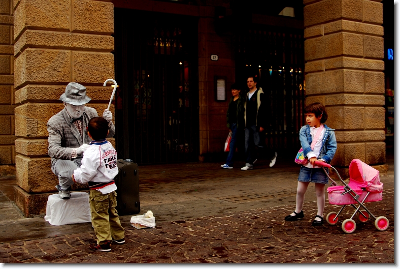 living statue at padua, italy