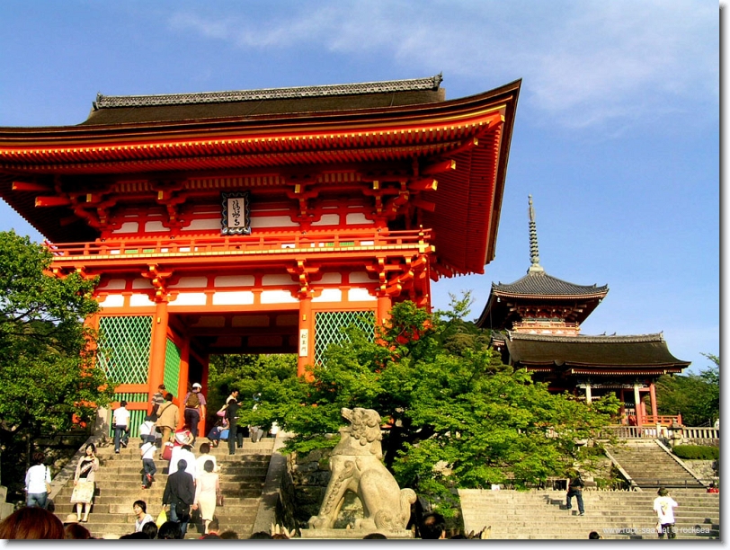 kiyomizu-dera-1 * Kiyomizu dera Temple at Kyoto * 1024 x 768 * (324KB)